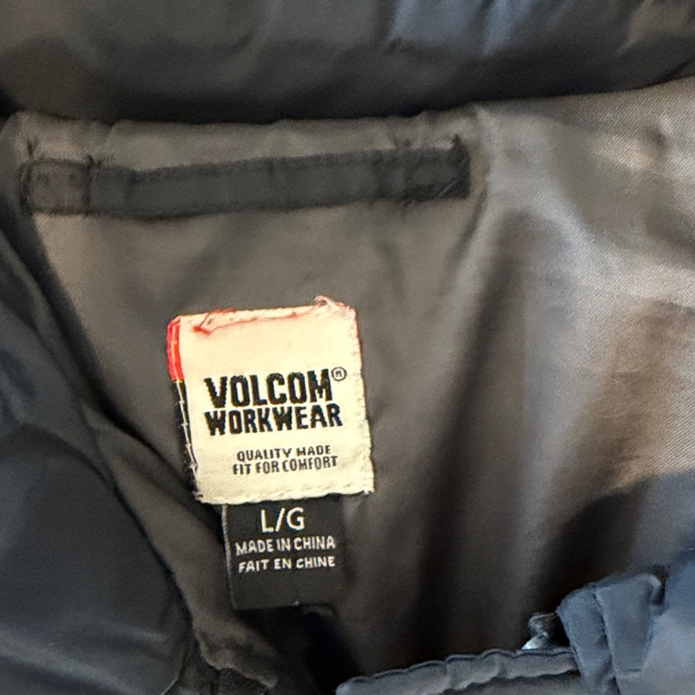Volcom Men's Dark Gray Quilted Jacket - Picture 2 of 6